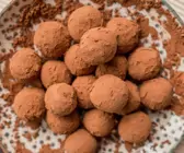 Vegane Schokopralinen mit Kakaohülle
