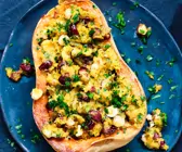 Gefüllter Butternusskürbis vegetarisch