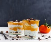 Chia-Joghurt mit Clementinenpüree