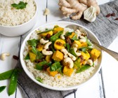 Fruchtiges Thai-Curry mit Tofu und Reis