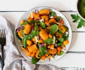 Süßkartoffel-Gnocchi mit Kräuter-Pesto