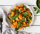 Süßkartoffel-Gnocchi mit Kräuter-Pesto