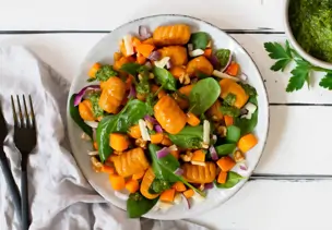 Süßkartoffel-Gnocchi mit Kräuter-Pesto