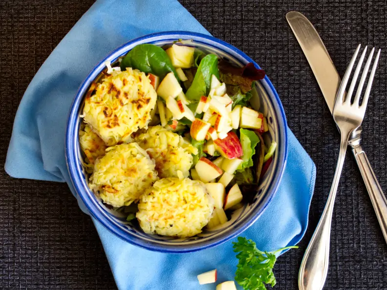 Kartoffelpuffer-Salat-Bowl