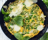 Erbsen-Zucchini-Frittata mit Mozzarella