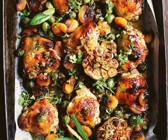Aprikosen-Hähnchen mit Kapern und grünen Oliven