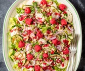 Zucchini-Mozzarella-Salat mit Himbeer-Dressing
