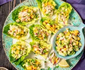 Räucherforellen-Tatar mit Avocado-Mango-Salsa