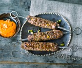 Kafta-Kebabs mit Muhammara-Sauce