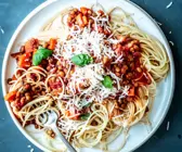Spaghetti mit kerniger Linsen-Bolognese