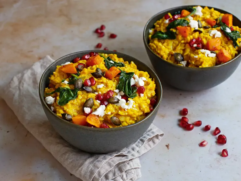 Cremiges Blumenkohl-Kürbis-Curry mit Spinat