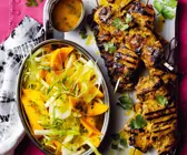 Tandoori-Hähnchen-Spieße mit Mango-Salsa