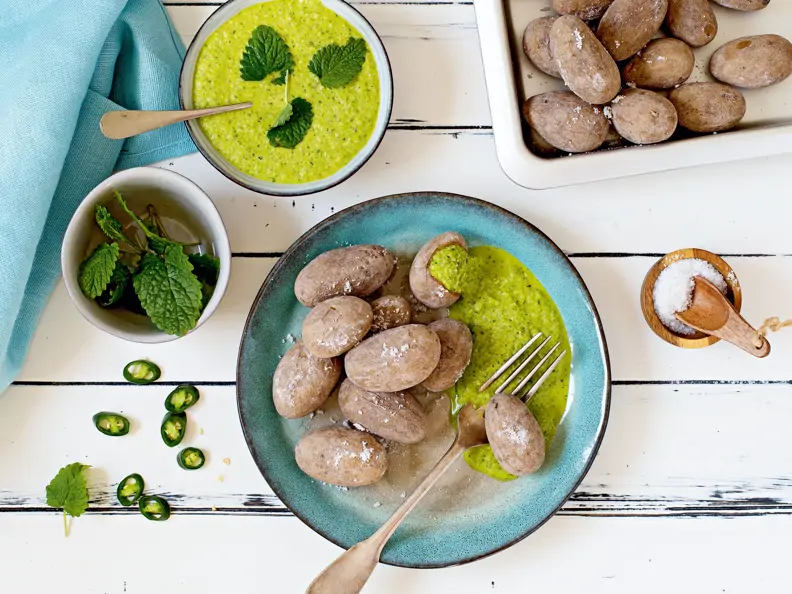 Papas arrugadas mit Mojo verde