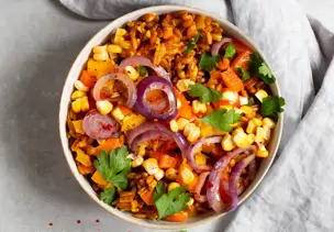 Herbstliche Bowl mit Kurkumadinkel