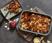 Schoko-Crumble mit Mango und Pflaumen