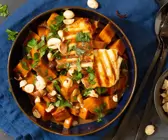 Süßkartoffelragout mit Schokolade und Halloumi