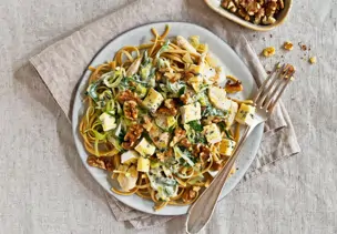 Nudel-Käse-Pfanne mit Lauch