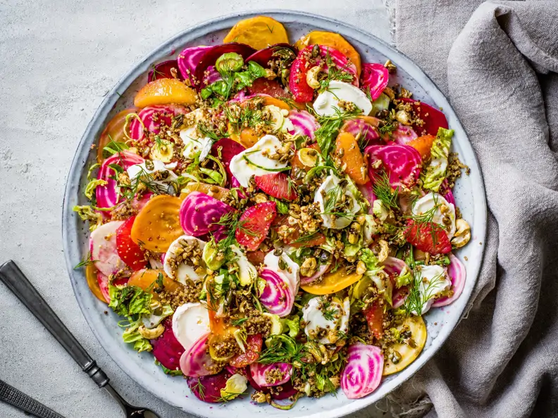 Bunte-Bete-Salat mit Zitrusfrüchten und Ziegenkäse