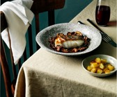 Skrei mit Rotweinsauce und Champignons