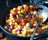 Kichererbsen-Bohnen-Pfanne mit Schokolade