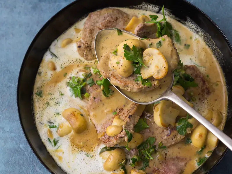 Züricher Kalbsfilet mit Champignons und Estragon