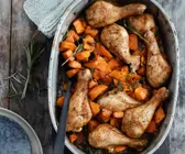 Ofensüßkartoffeln mit Hähnchenunterkeulen
