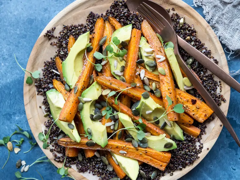 Quinoa-Salat mit Avocado