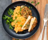 Gefüllte Sellerie-Käse-Schnitzel in Nuss-Panade