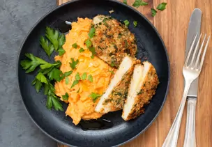 Gefüllte Sellerie-Käse-Schnitzel in Nuss-Panade