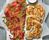 Gebeizter Lachs mit Mohn-Blini