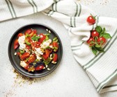 Veganer Tomatensalat à la Caprese