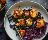 Blumenkohl-Nuggets mit Rotkohl