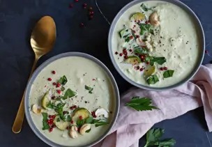 Rosenkohl-Dattel-Cashew-Suppe