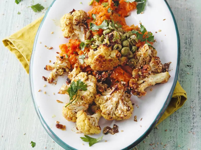Süßkartoffelpüree mit Chili und Blumenkohl