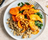 Curry-Hähnchenbrust mit Quinoa und Möhren