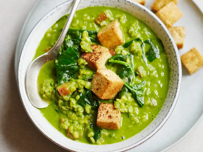 Linsen-Dal mit Spinat und Tofu