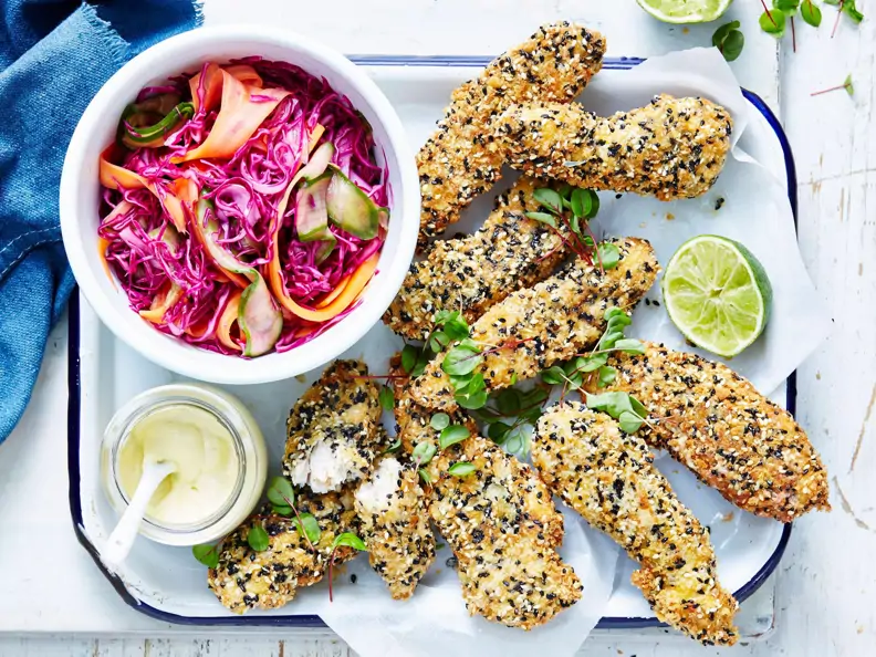 Hähnchen mit Sesamkruste und Rotkohlsalat