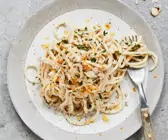 Sellerie-Pasta mit Pekannüssen