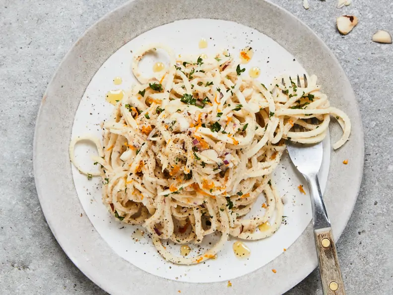 Sellerie-Pasta mit Pekannüssen