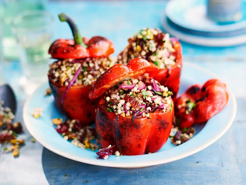 Vegetarisch gefüllte Paprikaschoten vom Grill