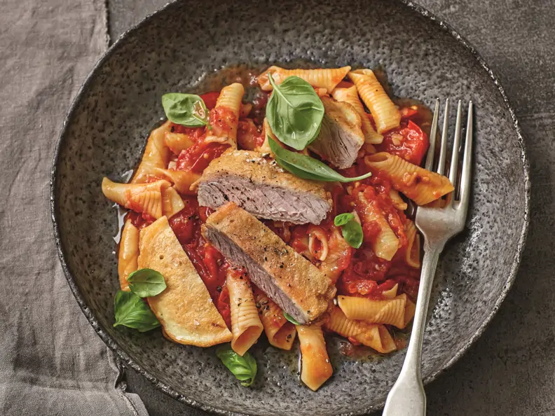 Piccata milanese mit hausgemachten Garganelli