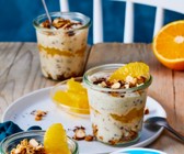 Vegane Orangencreme mit Nuss-Krokant