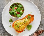 Gebackener Butternuss mit Ziegenkäse und Feldsalat