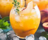 Pfirsich-Thymian-Cooler