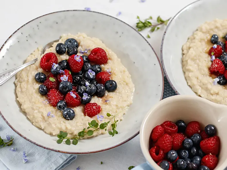 Kokos-Vanille-Risotto mit marinierten Beeren