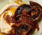 Portobello-Steaks und Püree aus Riesenbohnen