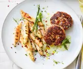Frikadellen mit gegrilltem Spargel