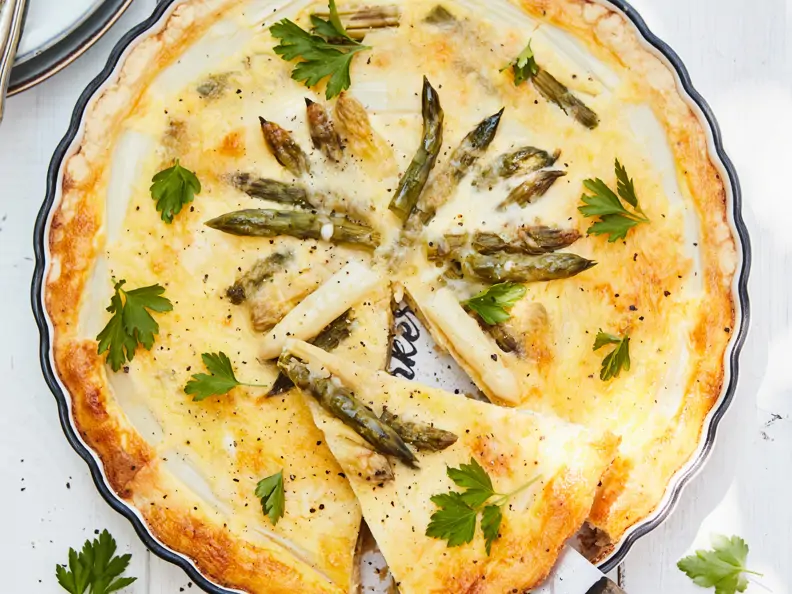 Spargelquiche mit Parmesan