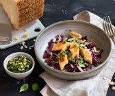 Ricotta-Gnocchi mit Kräuter-Grana-Padano-Pesto und Radicchio