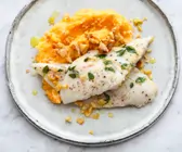 Gedämpfter Wolfsbarsch mit Süßkartoffelpüree